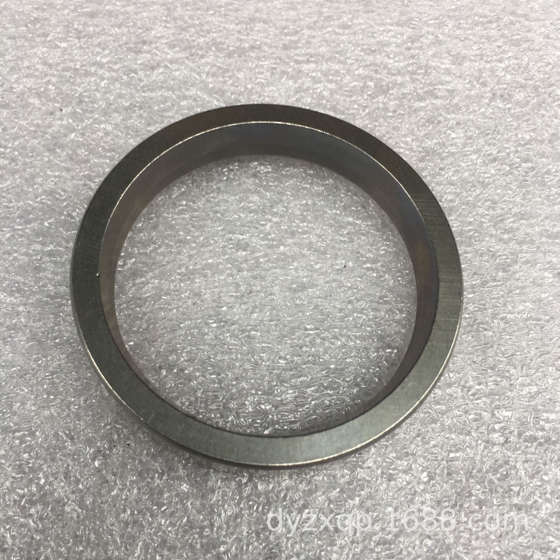 热销适用于nissan尼桑ud日产柴pf6发动机气门座圈 13215-96013