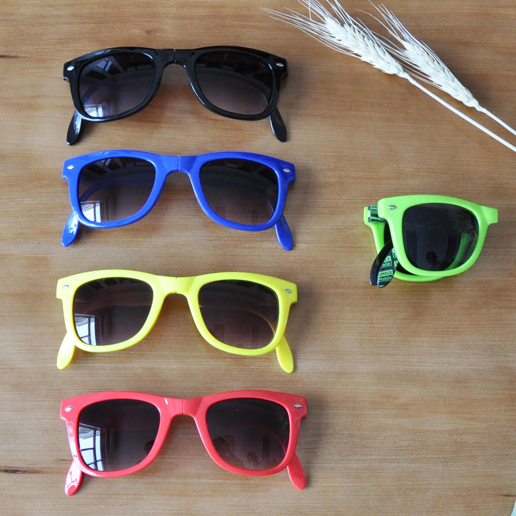 潮流时尚可折叠太阳镜广告礼品款米钉太阳镜折叠墨镜旅行便携眼镜