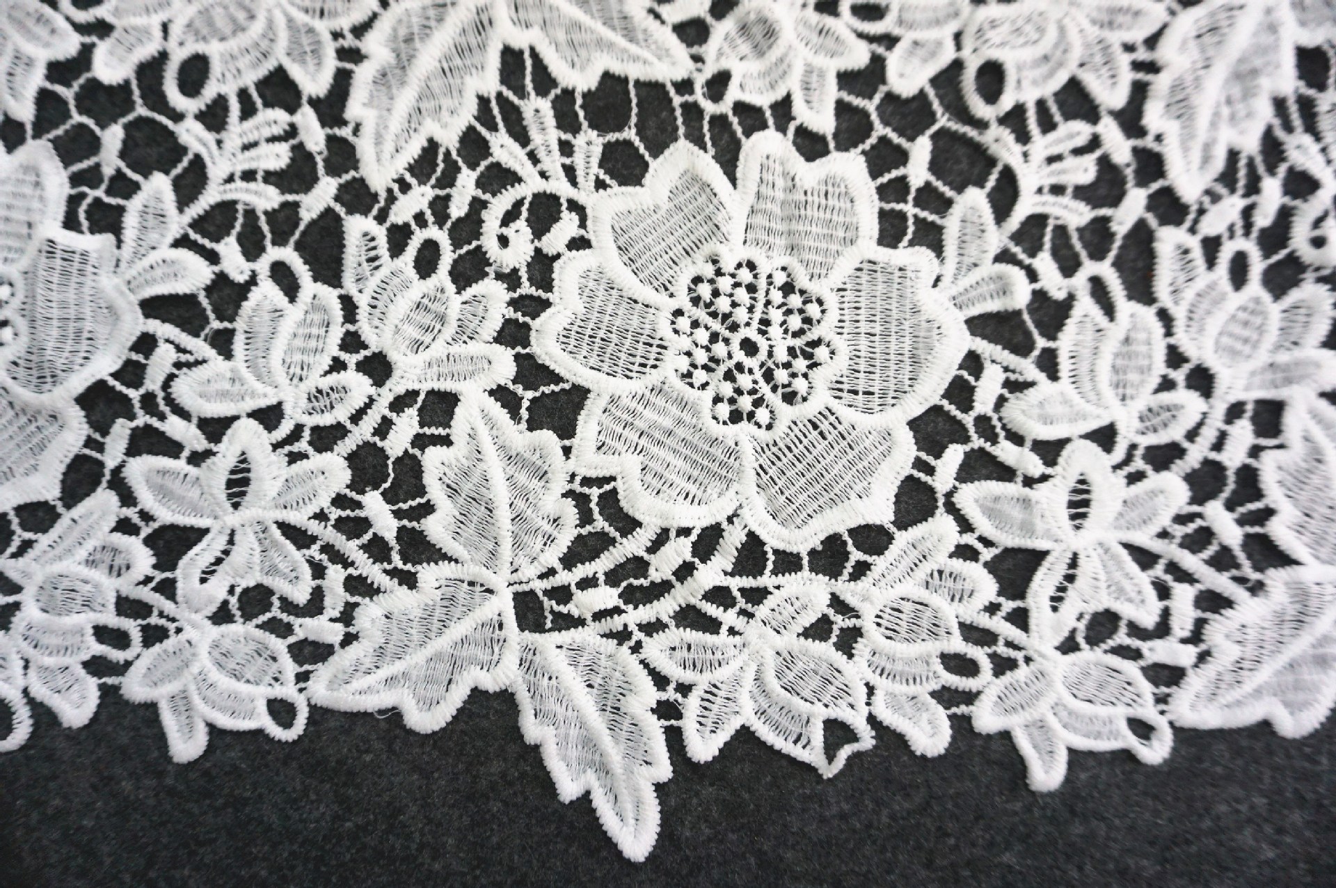 宽130厘米镂空牛奶丝花边刺绣水溶蕾丝面料多色连衣裙服装辅料