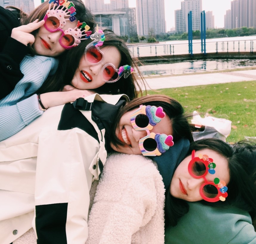 野餐太阳花拍照搞怪眼镜蹦迪个性网红沙雕墨镜女ins派对可爱闺蜜