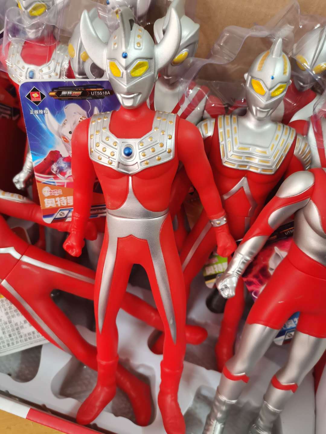 正版授权奥特曼软胶玩具可动泰罗艾斯赛文初代儿童模拟展示盒玩具