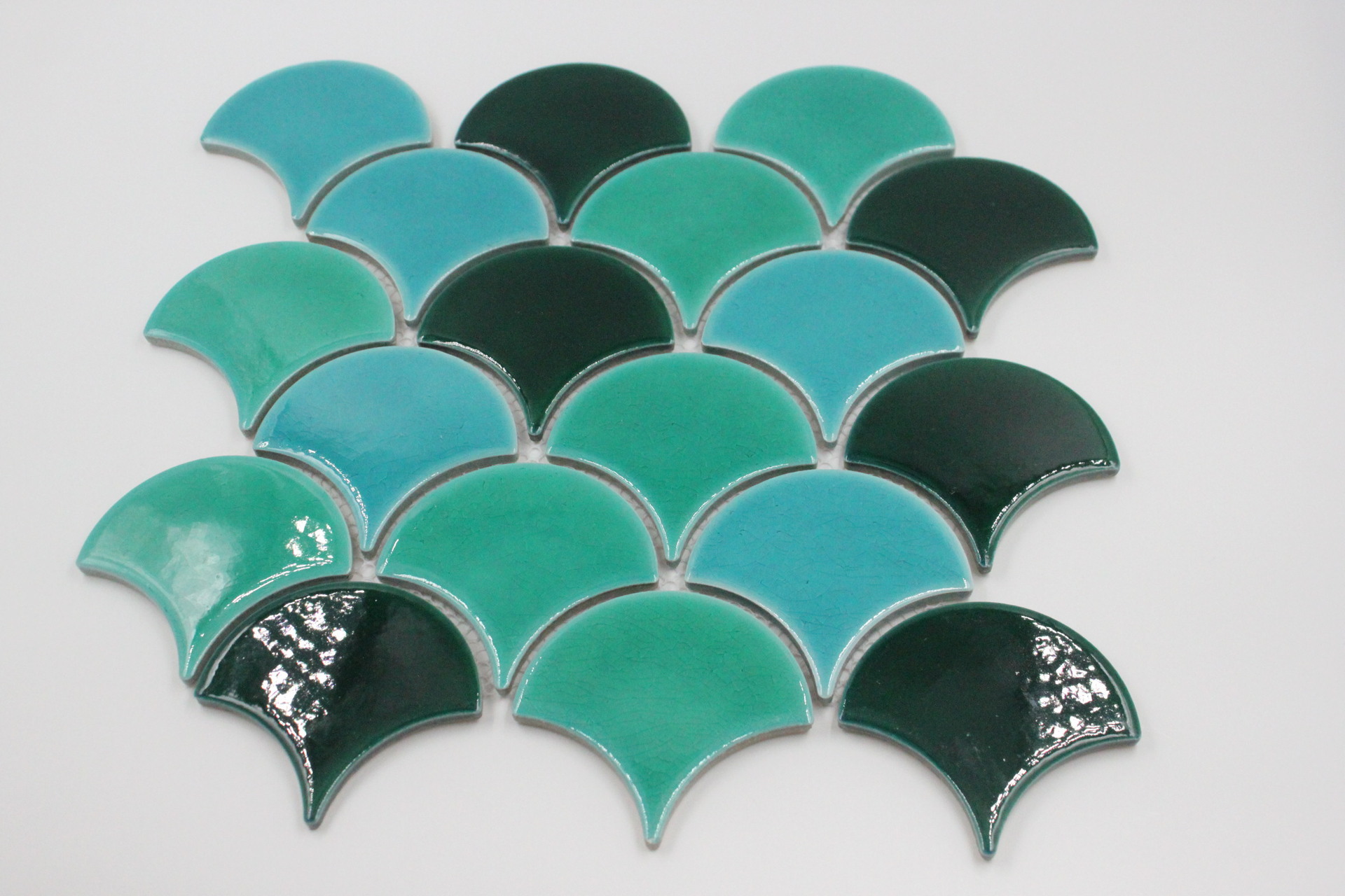 陶瓷鱼鳞砖扇形马赛克厨房餐厅冰裂纹手工墙砖浴室窑变卫生间瓷砖