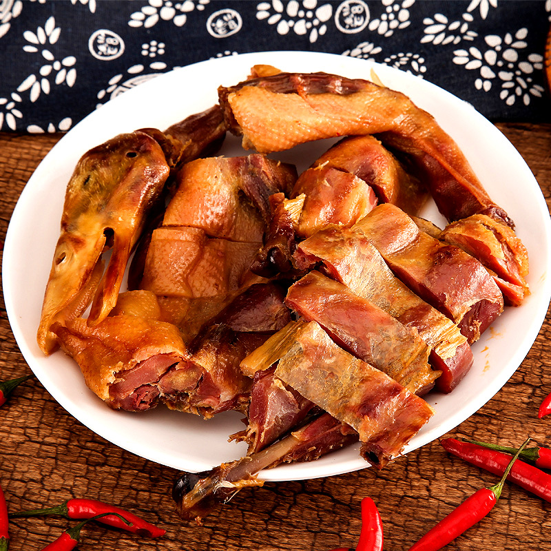 四川特产风味板鸭700g 川味腊鸭肉 风干酱鸭农家手工自制板鸭整只