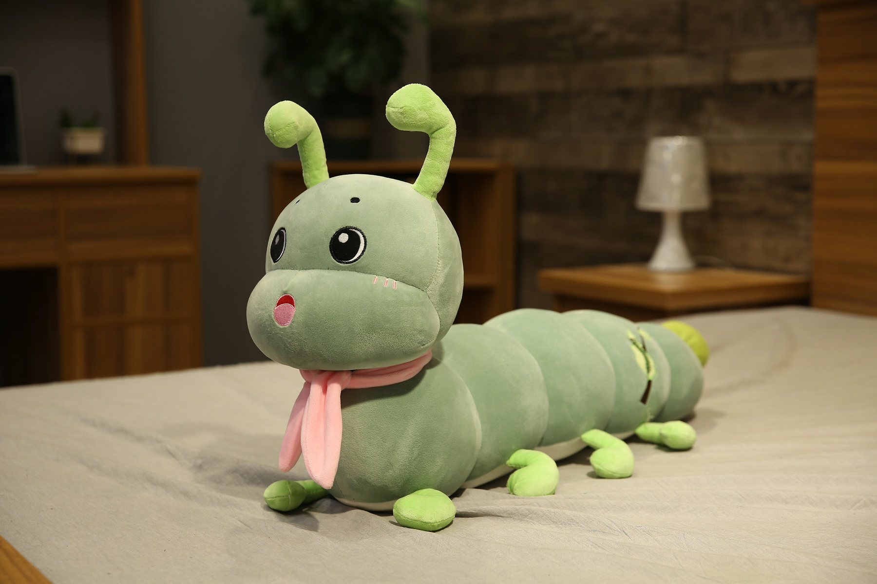 网红大号毛毛虫抱枕毛绒玩具宝宝床上靠垫枕头整蛊儿童节生日礼物