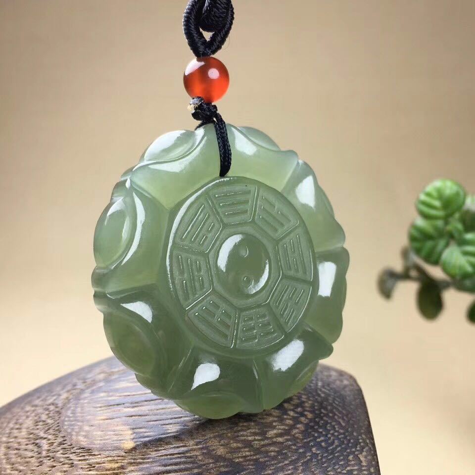 和田玉八卦吊坠油青色青海料八卦玉挂件男女款玉佩送玉坠证书