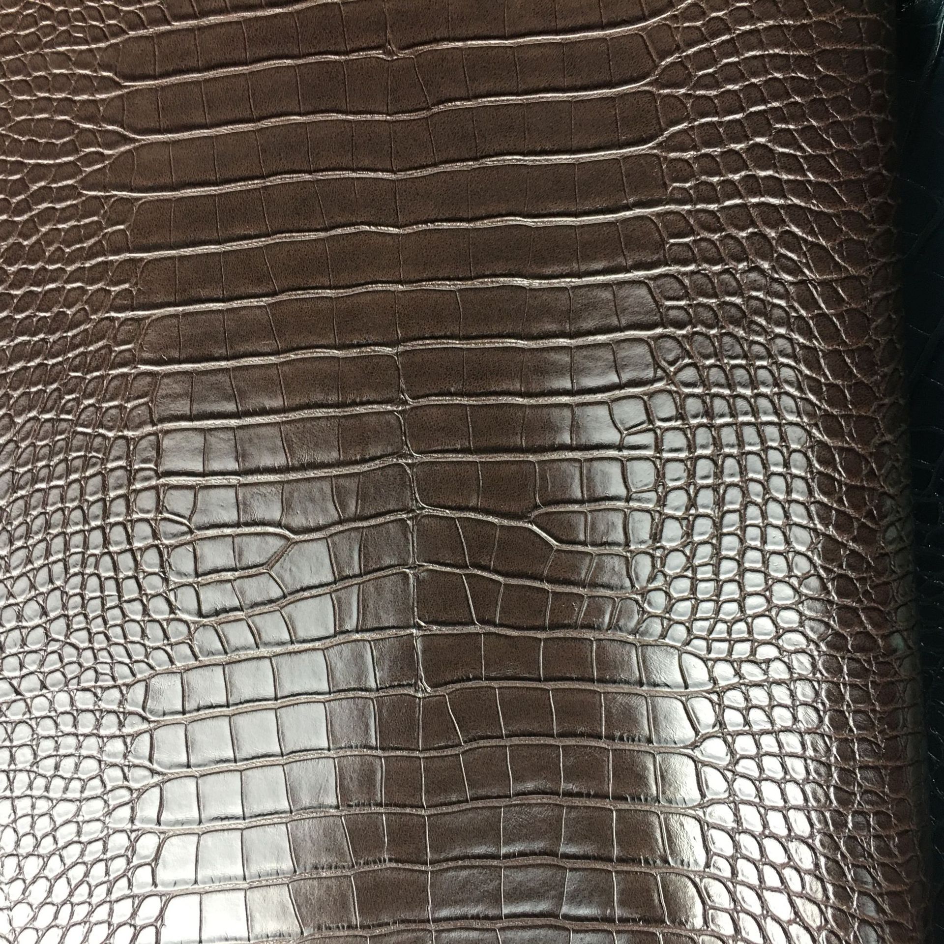0.9mm箱包手袋皮革亮面鳄鱼皮纹经典仿皮鳄鱼纹双色鳄鱼纹pu皮革-阿里