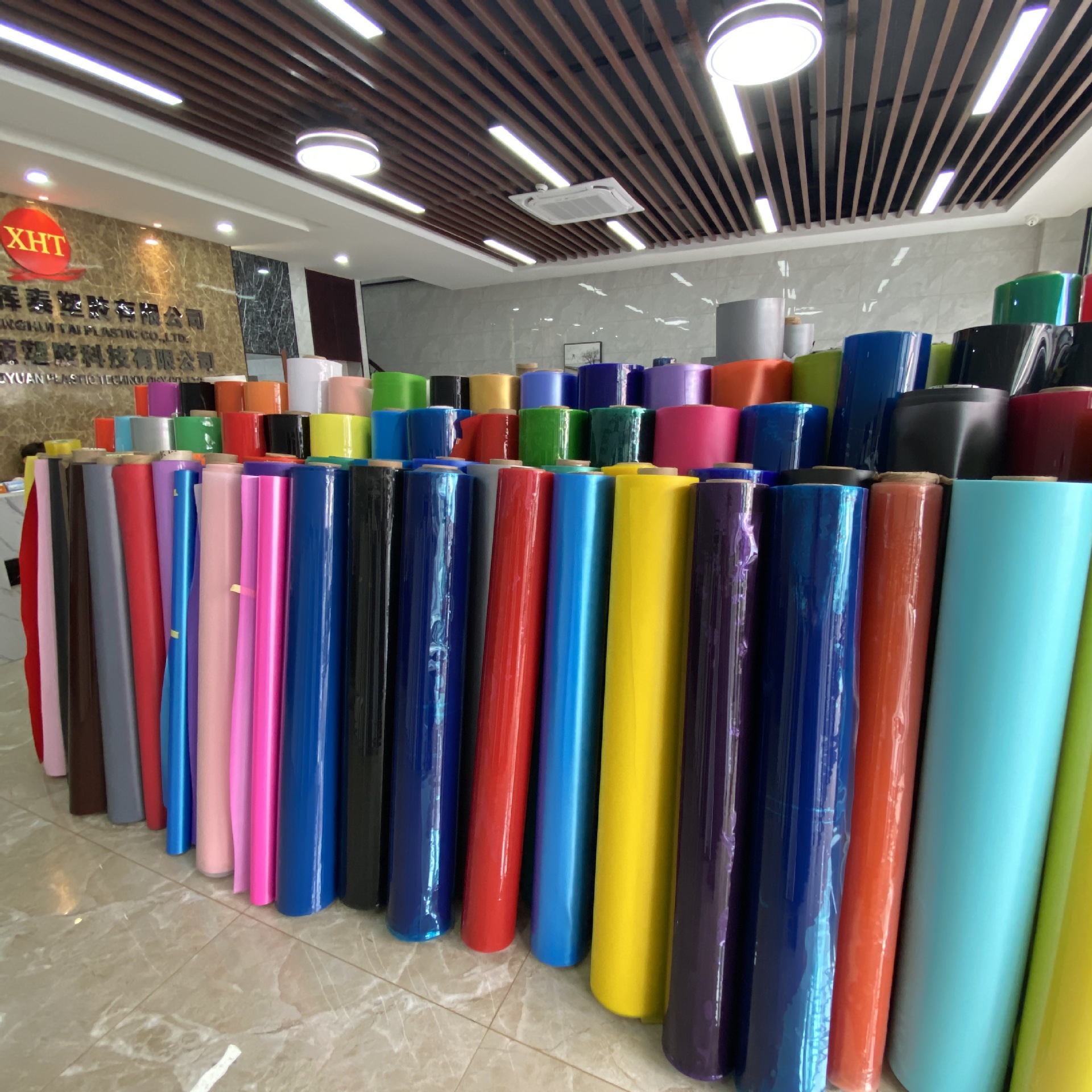 工厂直销 现货供应pvc薄膜彩色pvc膜有色透明pvc压延膜手袋箱包膜