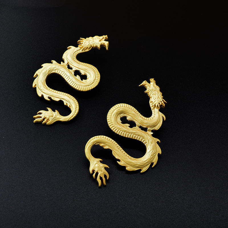 肯豆同款时髦个性夸张龙形耳环 潮流百搭亚金色抽象艺术立体耳环