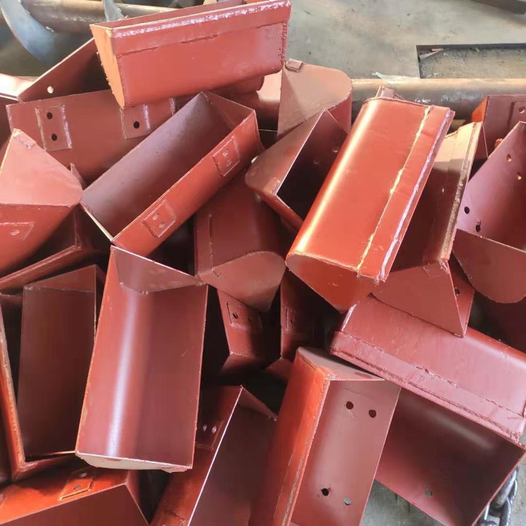 厂家出售多种规格料斗性能优良卸料容易产地货源提升机料斗