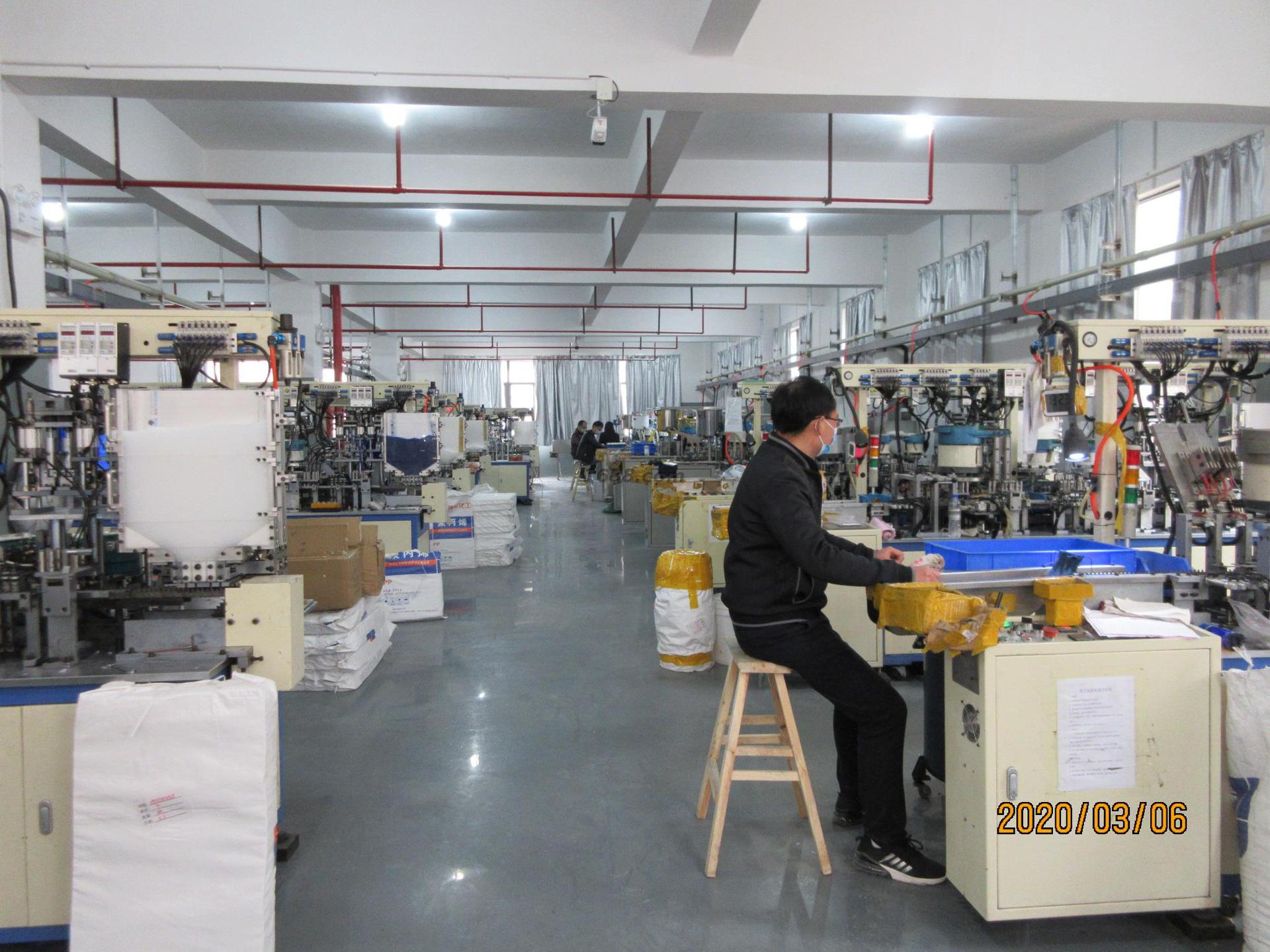 格立思磨砂中性笔学生碳素水笔考试专用笔0.5mm笔芯文具用品批发