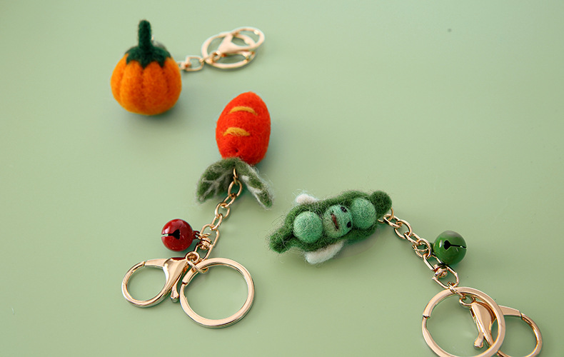 可爱羊毛毡钥匙扣水果娃娃挂件牛油果钥匙链包包饰品创意礼品批发