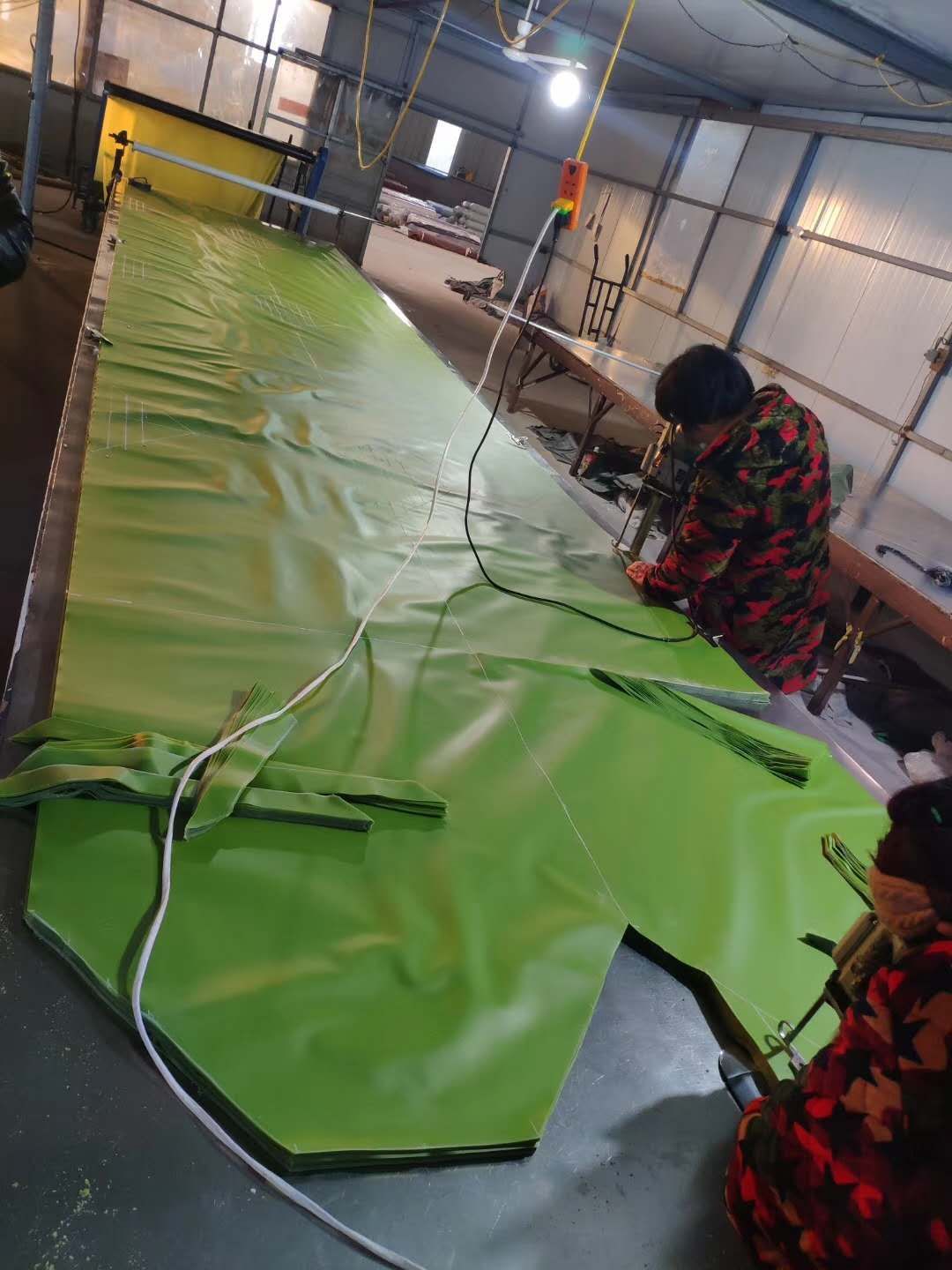 pvc牛筋围裙 加大加厚食品工厂屠宰场等加厚男女防水防油劳保围裙