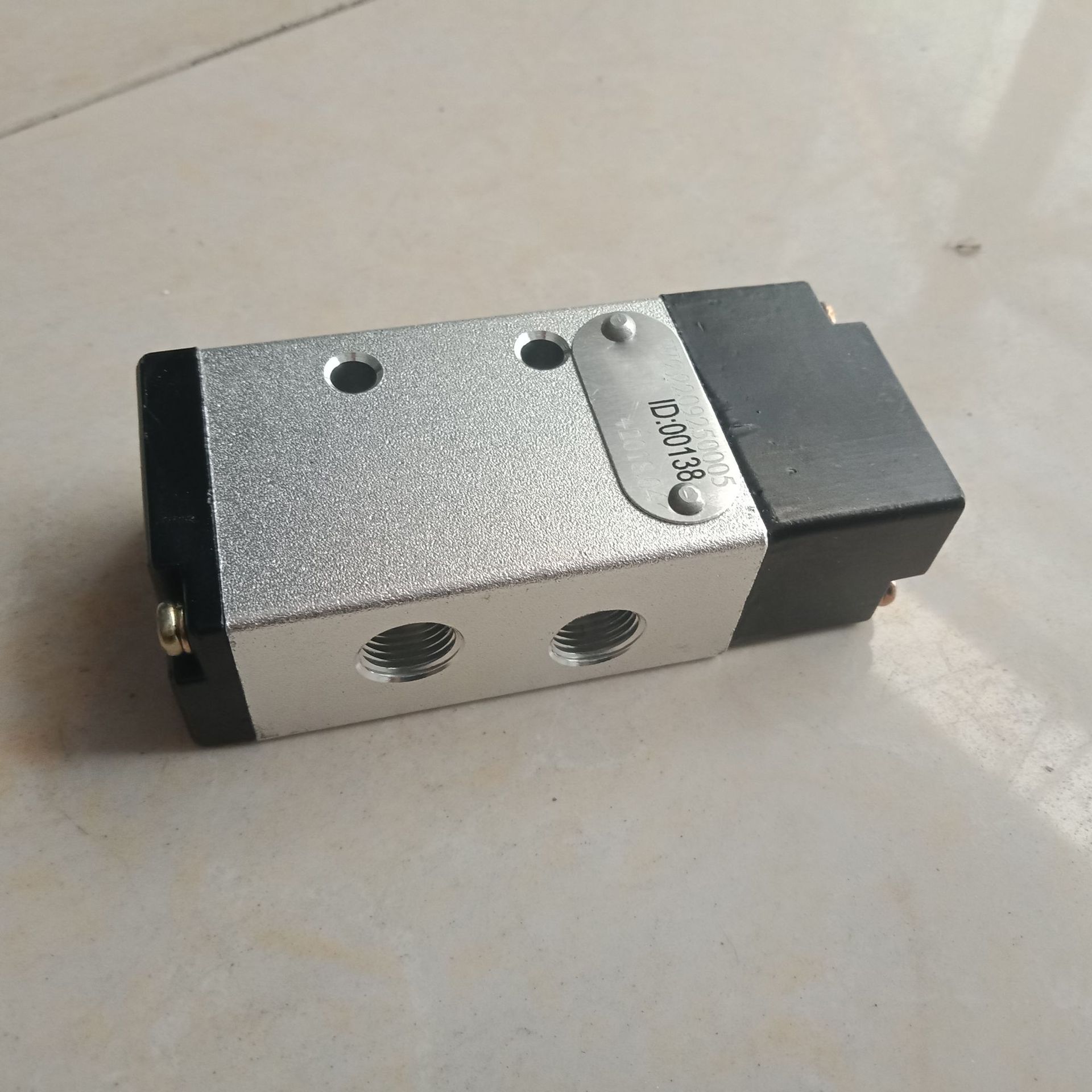 供应重汽豪沃斯太尔陕汽电磁换向阀气阀wg2209250005 二位五通阀