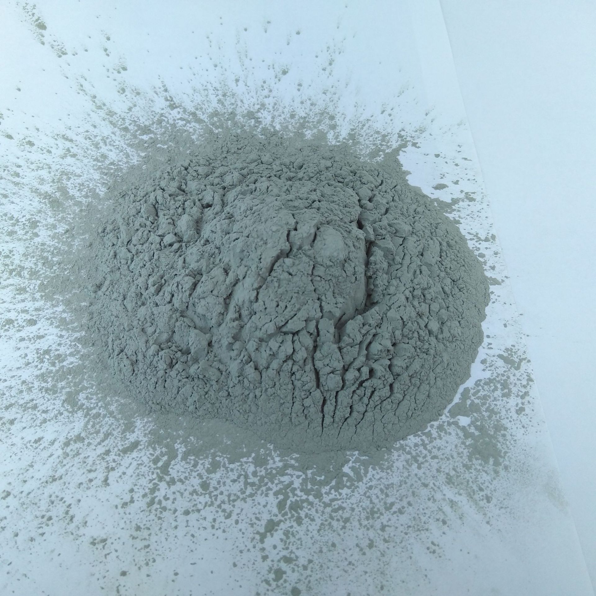 现货直供 人造磨料酸洗溢流水分碳化硅微粉 日标4000目sic 陶瓷粉