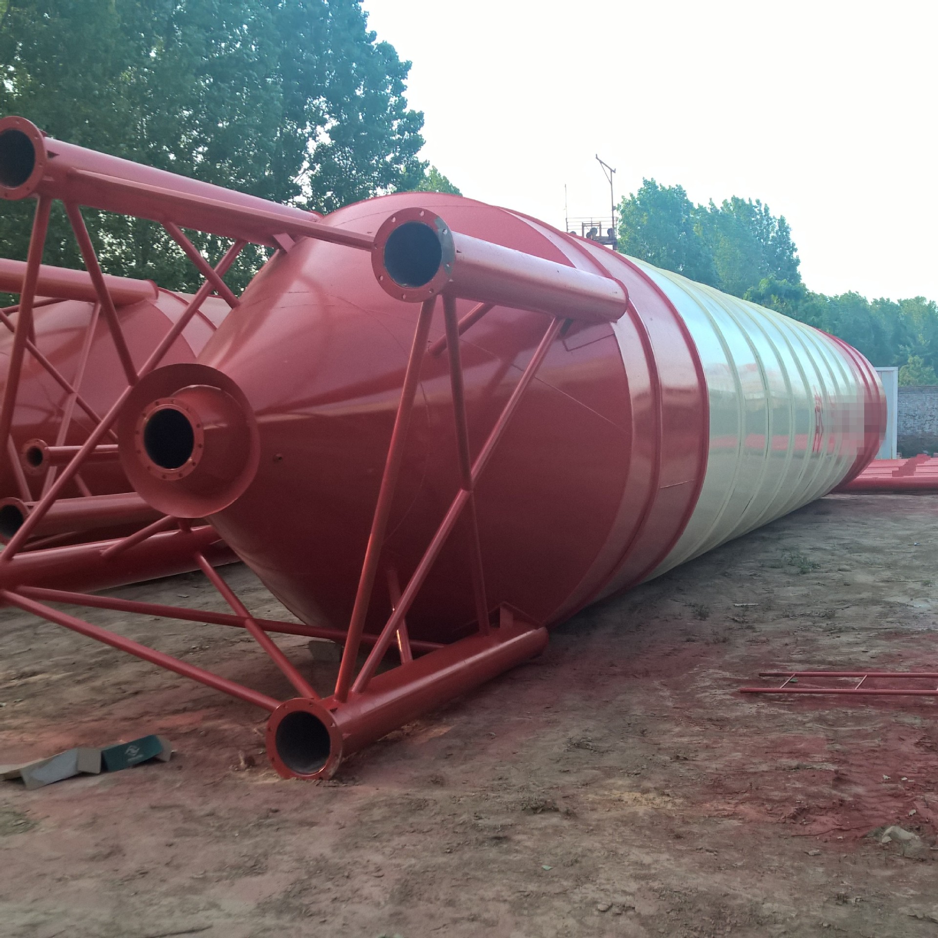 现货供应150吨水泥罐 散装砂浆搅拌罐 片状干粉砂水泥罐 碳钢储罐