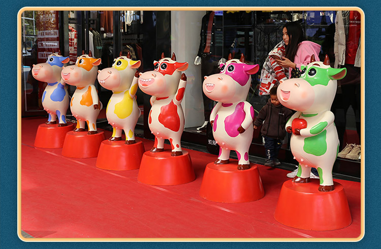 春节牛年摆件玻璃钢卡通牛雕塑大型商场步行街喜庆户外美陈装饰