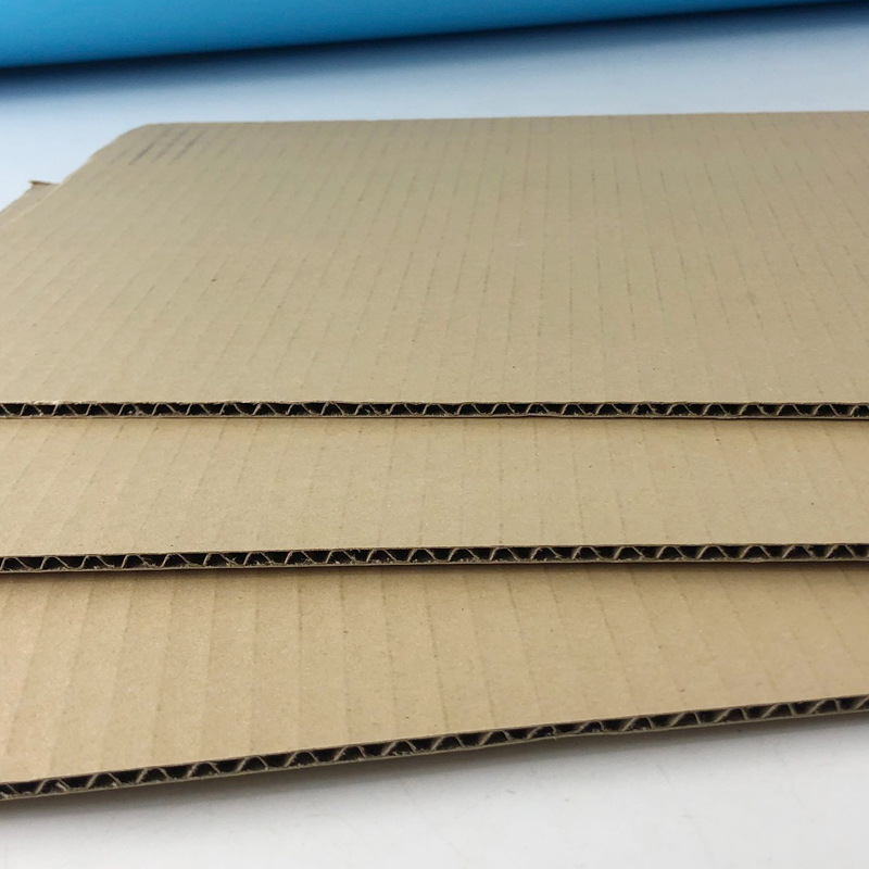 白日本三层纸板 特硬二层三层瓦楞纸板可定制多个规格