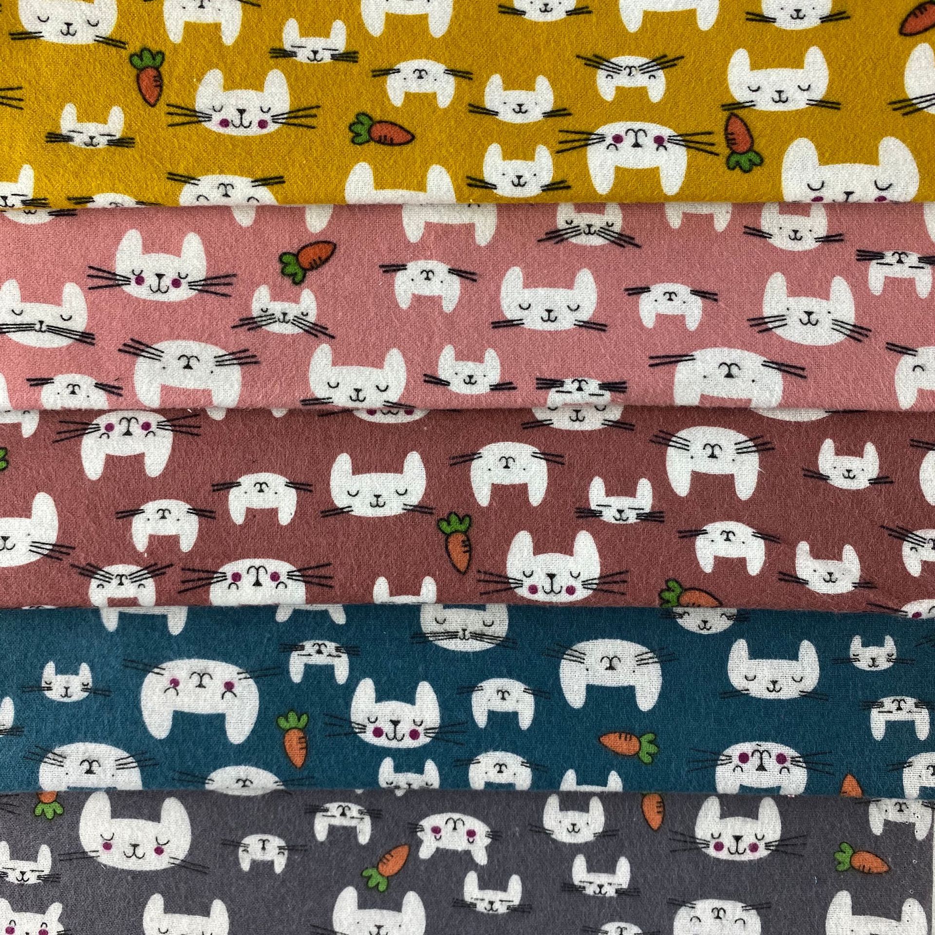 棉拉绒磨毛印花布料 卡通猫印花 睡衣居家服童装面料 超多花型