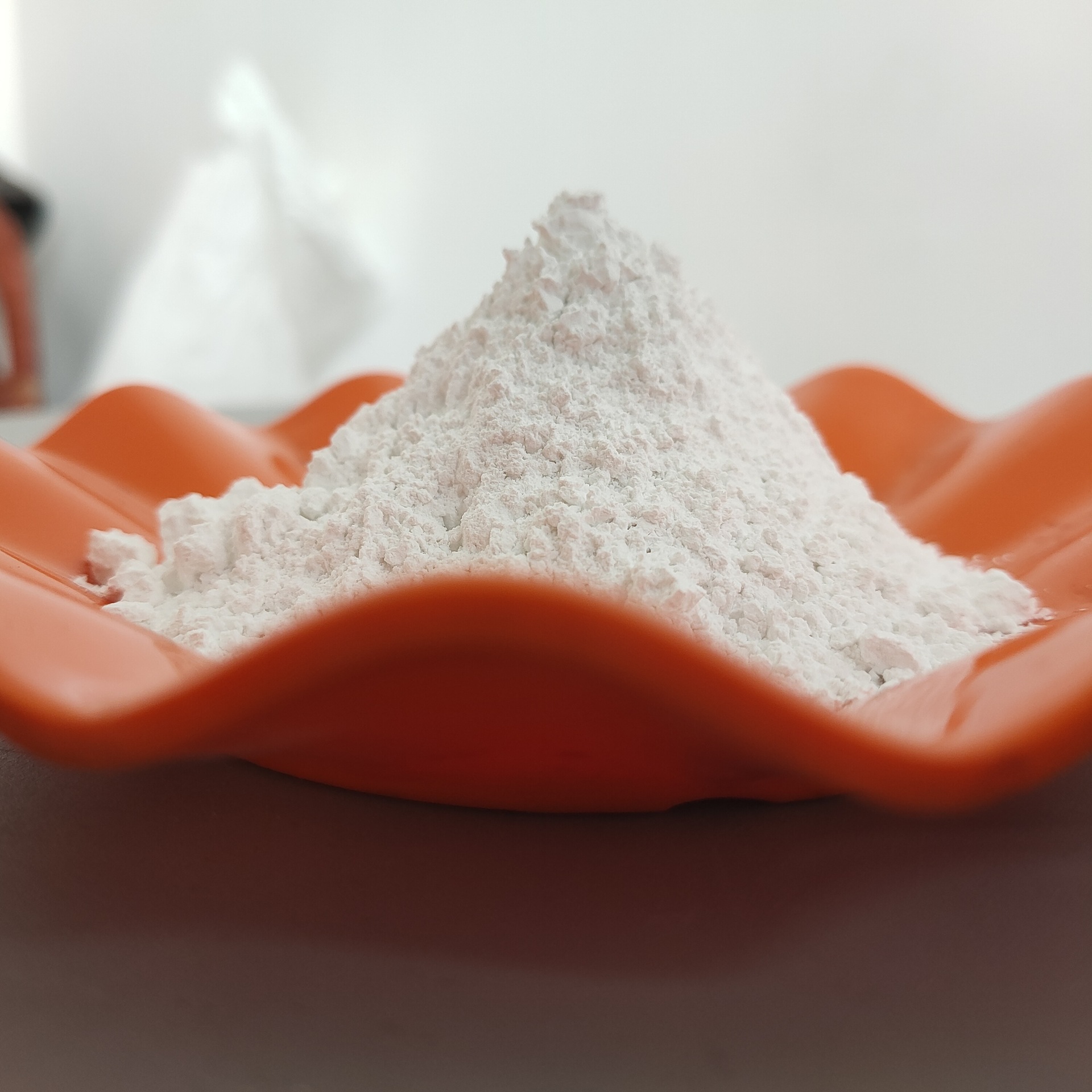 现货供应煅烧硅藻土粉助滤剂食用油用食品级硅藻土软脚垫用硅藻土