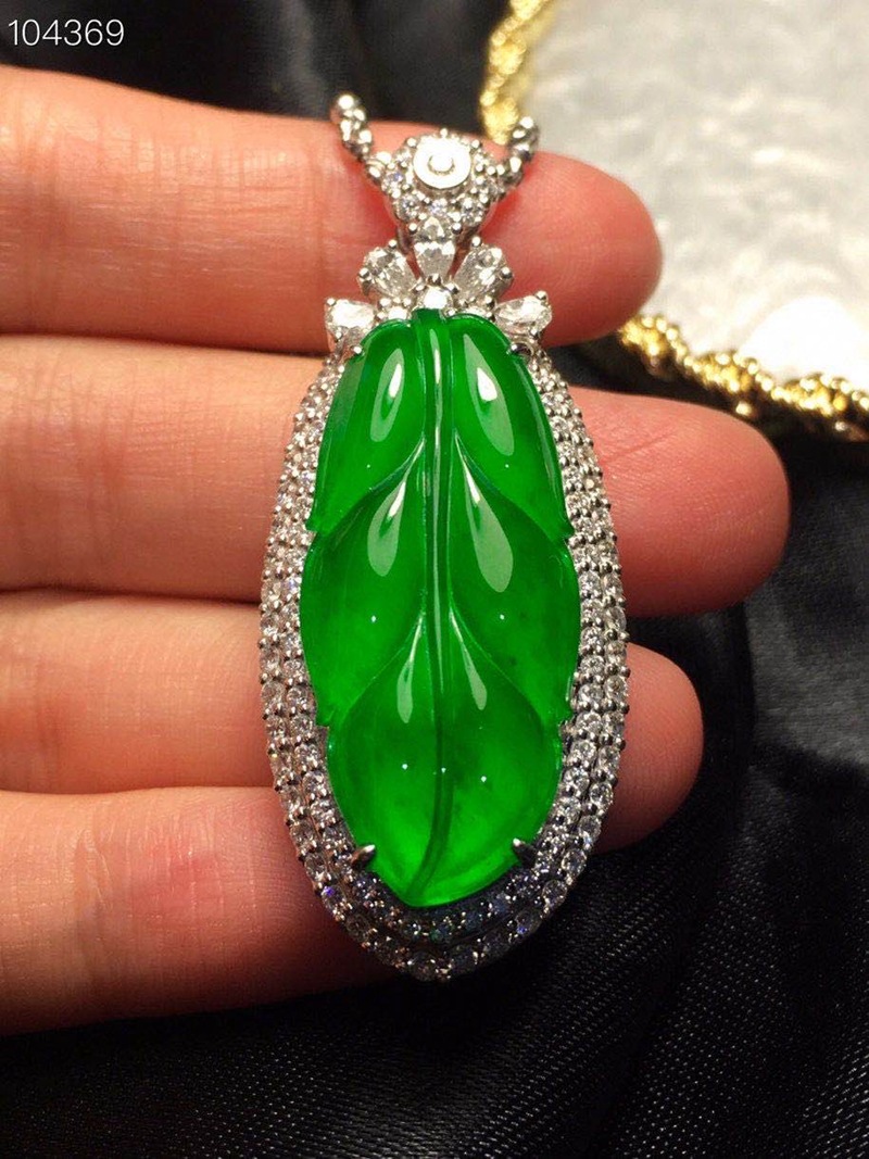 收藏级龙石种帝王绿翡翠树叶吊坠 18k金镶天然翡翠金枝玉叶吊坠男