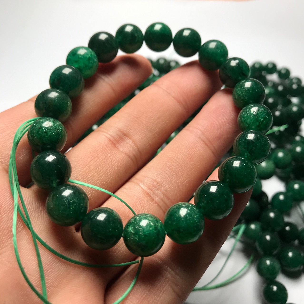 天然星光绿草莓水晶手串手链星光效应效果好颜色均匀双利盈水晶