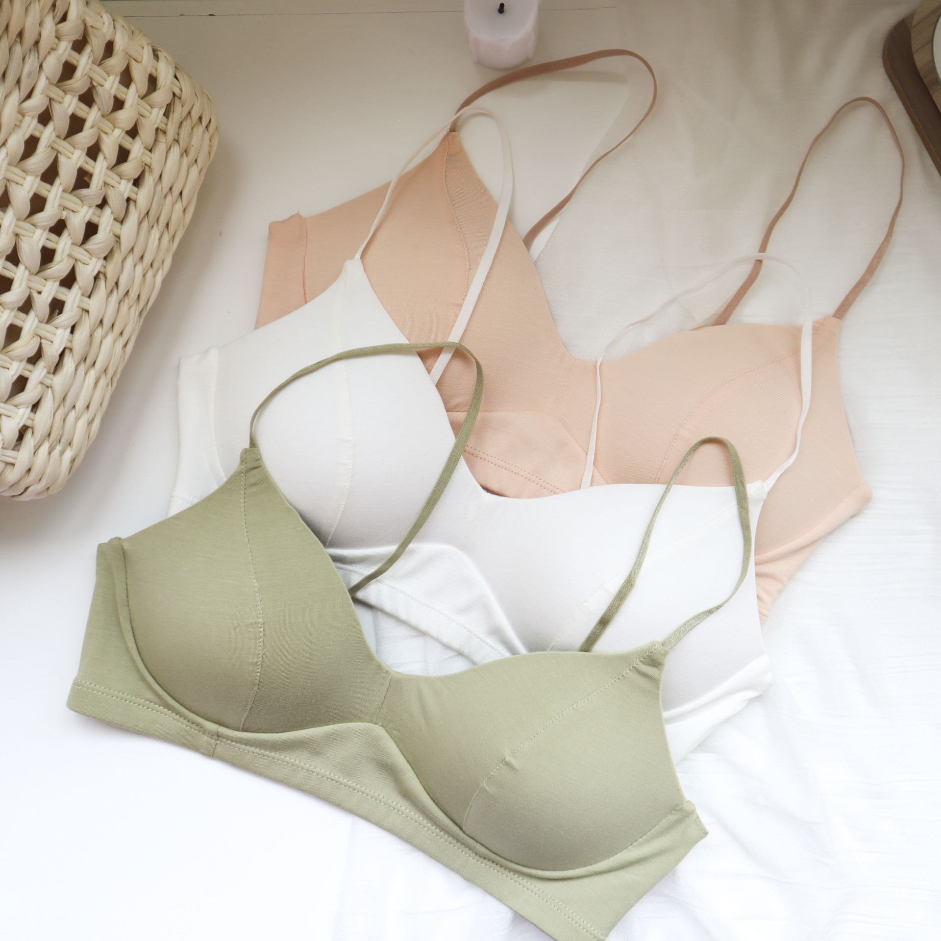 【曼燕婷】文胸2020新款时尚莫代尔亲肤内衣舒适无痕聚拢调整胸罩