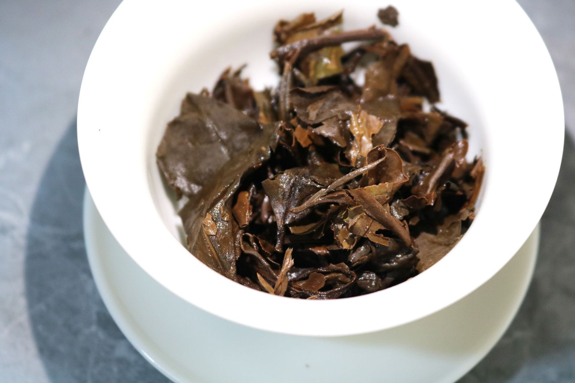 高山白茶2017年枣香贡眉寿眉老白茶100g茶叶茶饼福鼎白茶厂家直供