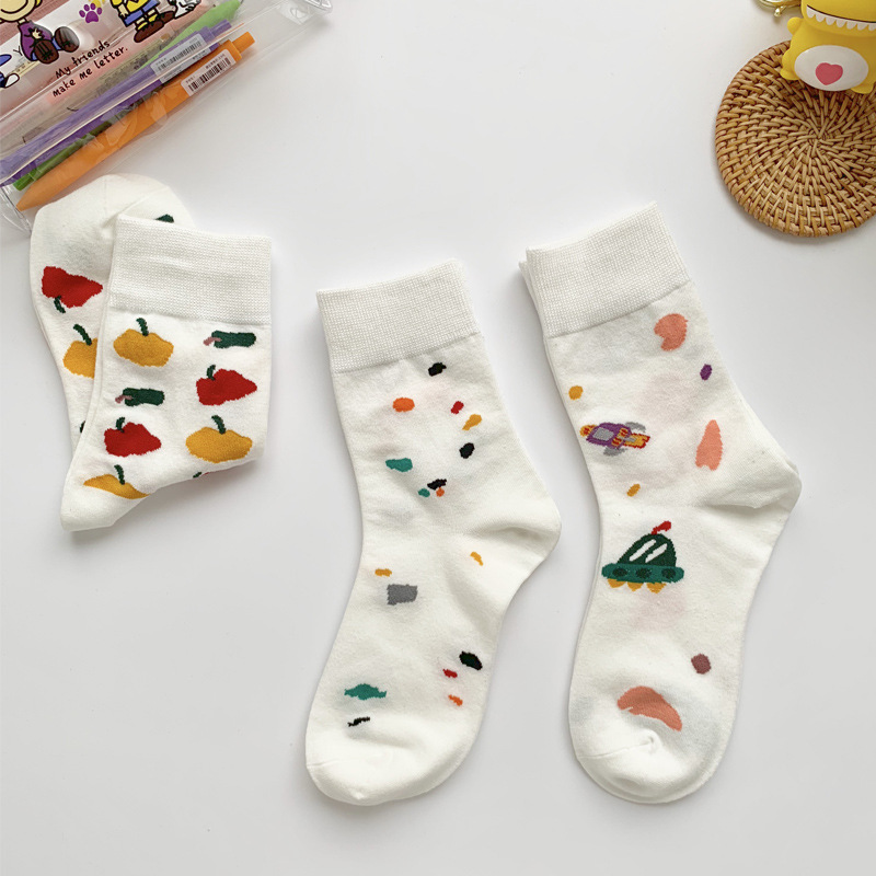 新款涂鸦中筒袜女白色袜子女辽源批发地摊袜卡通袜子韩国潮袜