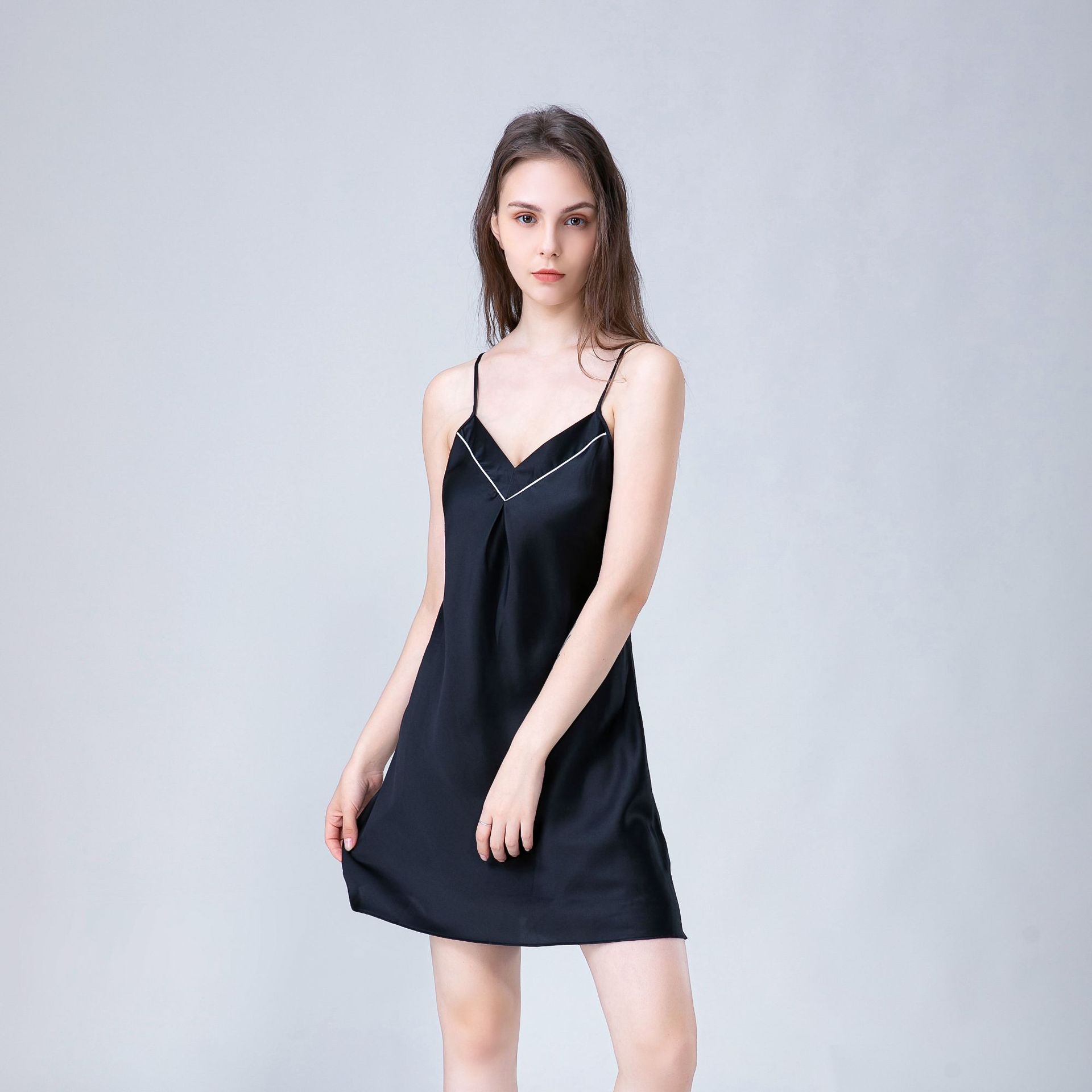 厂家桑蚕丝睡衣新品性感睡衣女春秋季时尚真丝吊带套装批发80035c