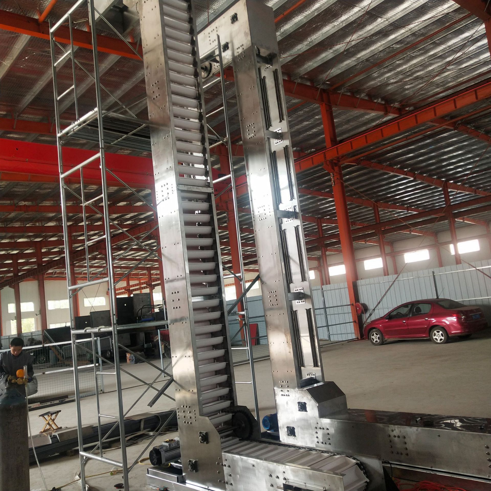 工厂直销料斗提升机斗式提升机散装颗粒料提升z型提升爬坡输送机