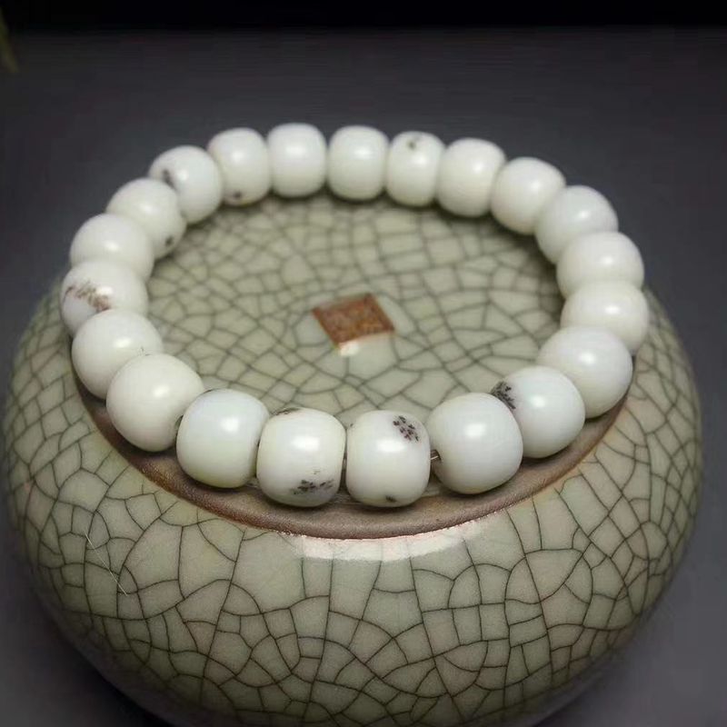 然和田玉野牛沟料微带水草花配饰精雕玉器工艺品老形珠手链送证