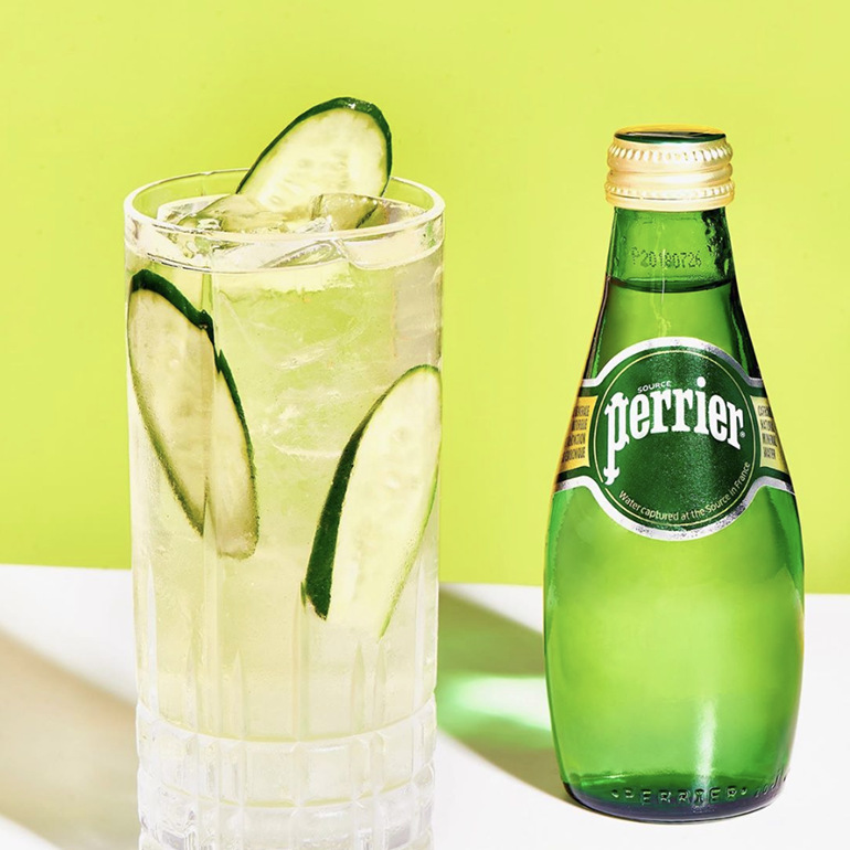 法国进口 perrier 水巴黎330ml 青柠味天然矿泉水 24瓶整箱 现货