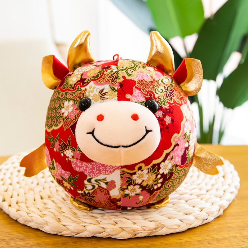 2021布艺圆球小牛公仔花布牛毛绒玩具牛年吉祥物生肖牛玩偶中国结