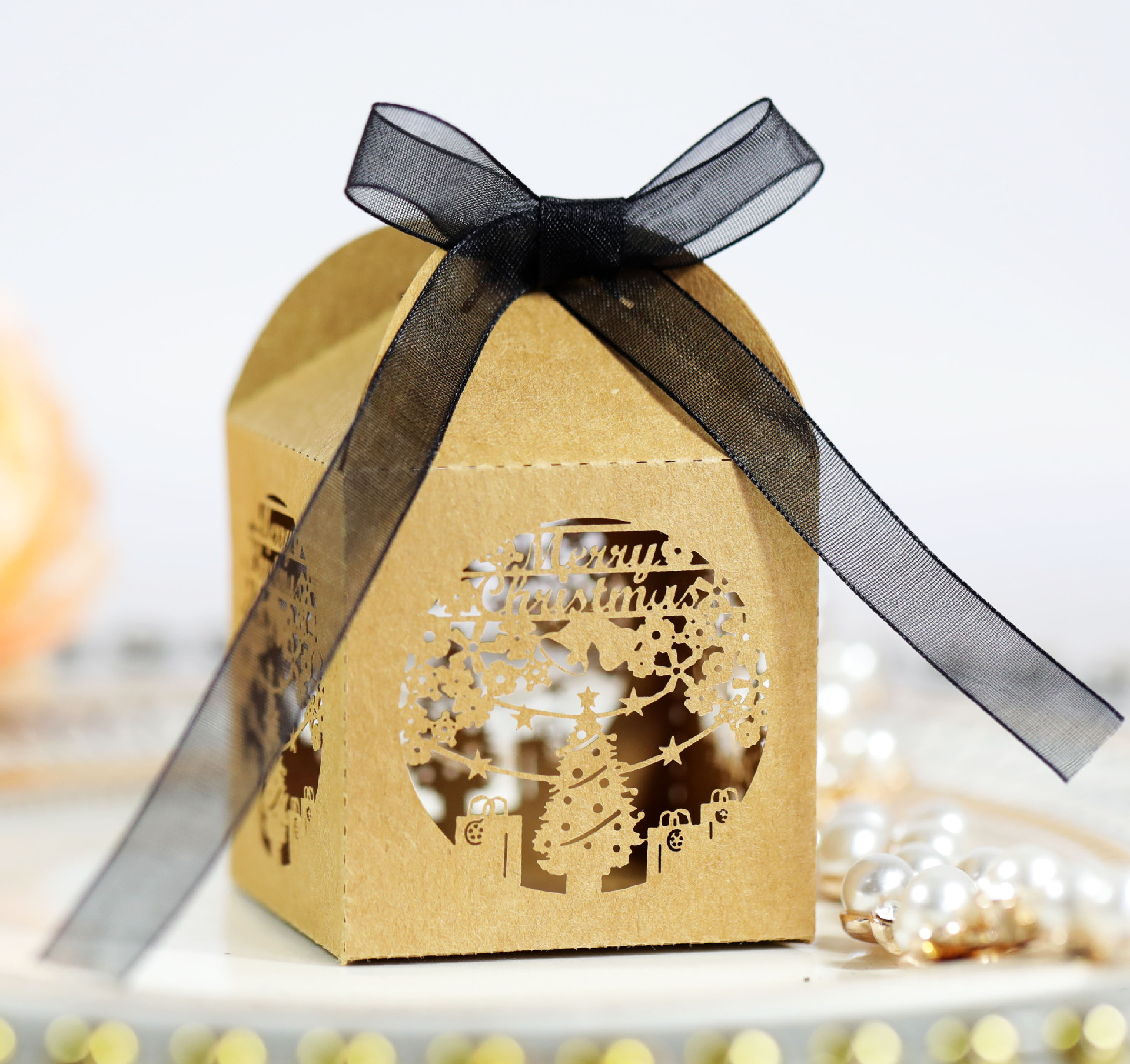 圣诞节日 激光镂空圣诞树喜糖盒 亮金色派对糖果包装盒 深圳批发