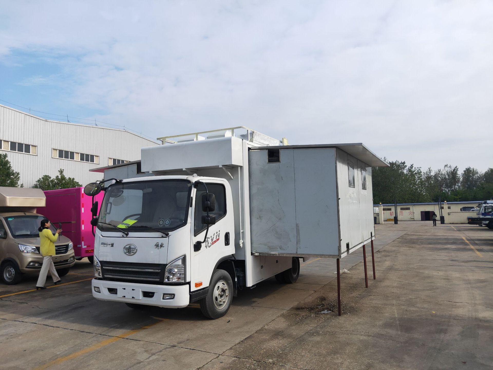 农村酒席移动餐车 改装民用专用炊事后勤野外餐饮保障车