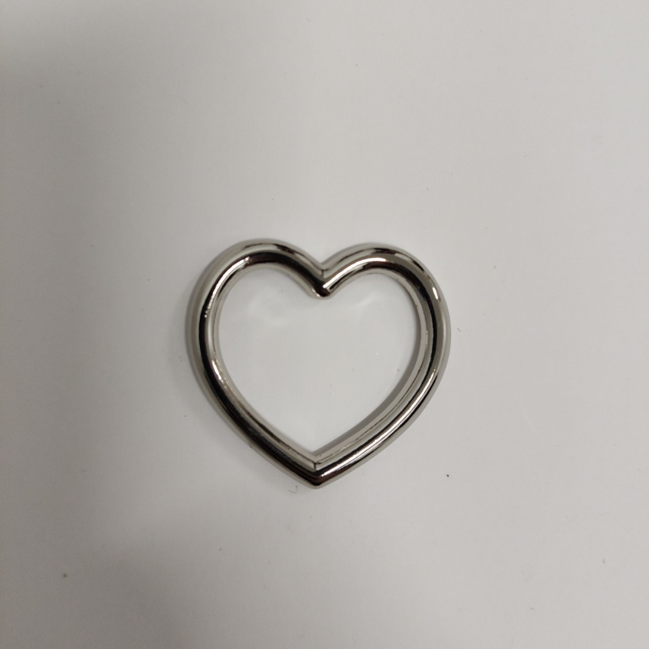 厂家锌合金桃心 白镍爱心圈金属扣 银色心形环粗圆线箱包