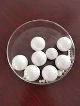 厂家直售，氧化锆陶瓷球（白色）。氮化硅陶瓷球（黑色）