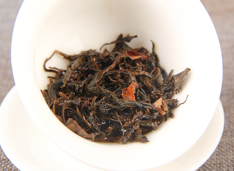 货好,价优,品质上乘规格:100克/罐*2罐/套年份:2022年春茶工艺:云南