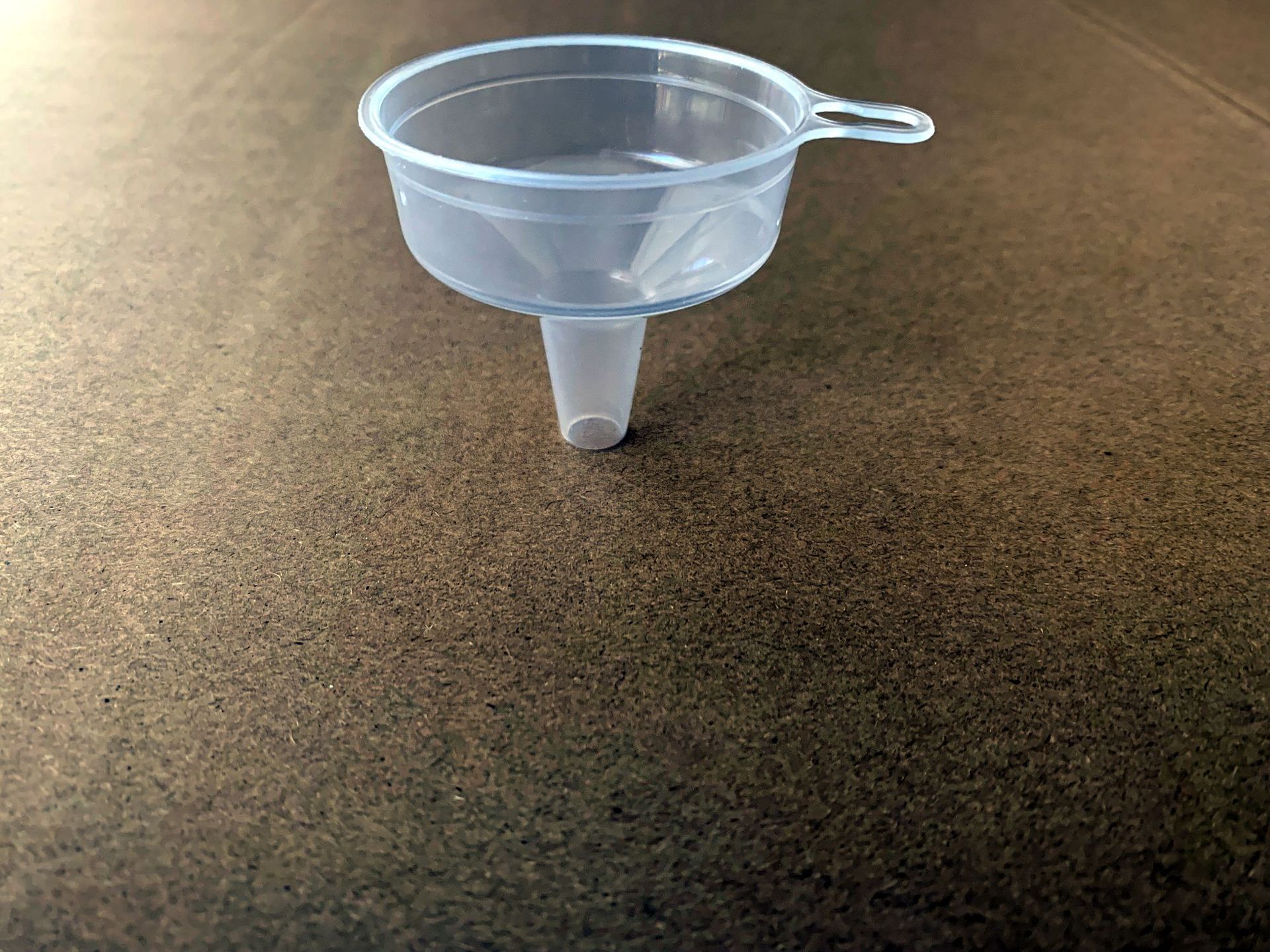 全透明塑料迷你小漏斗分装漏斗倒油器小漏斗厨房小工具调料瓶赠品