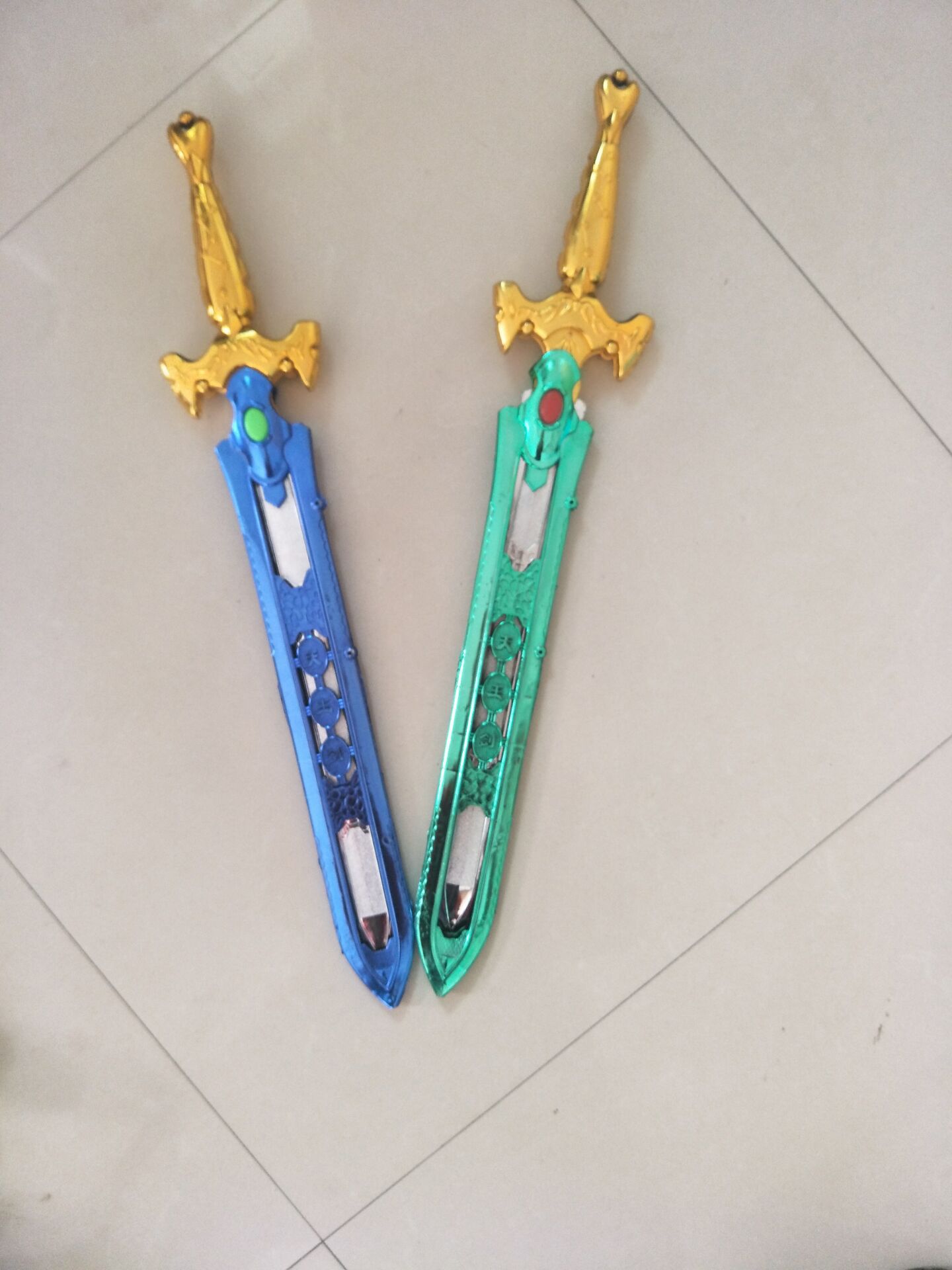 电镀塑料天王剑工艺玩具夜市景区刀剑热卖工具