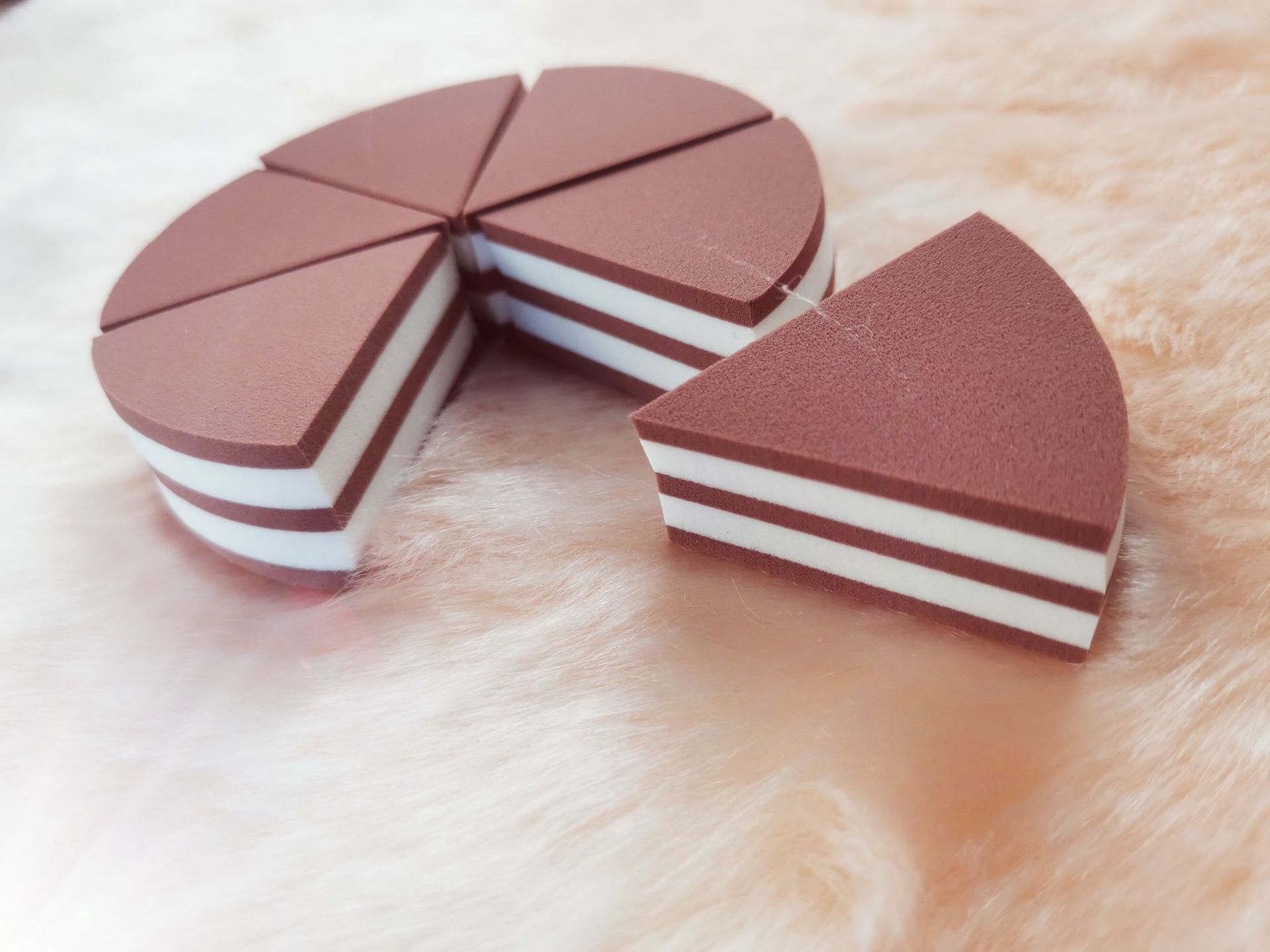 提拉米苏切美妆蛋柔软三角美妆蛋不吃粉上妆干湿俩用厂家现货定制