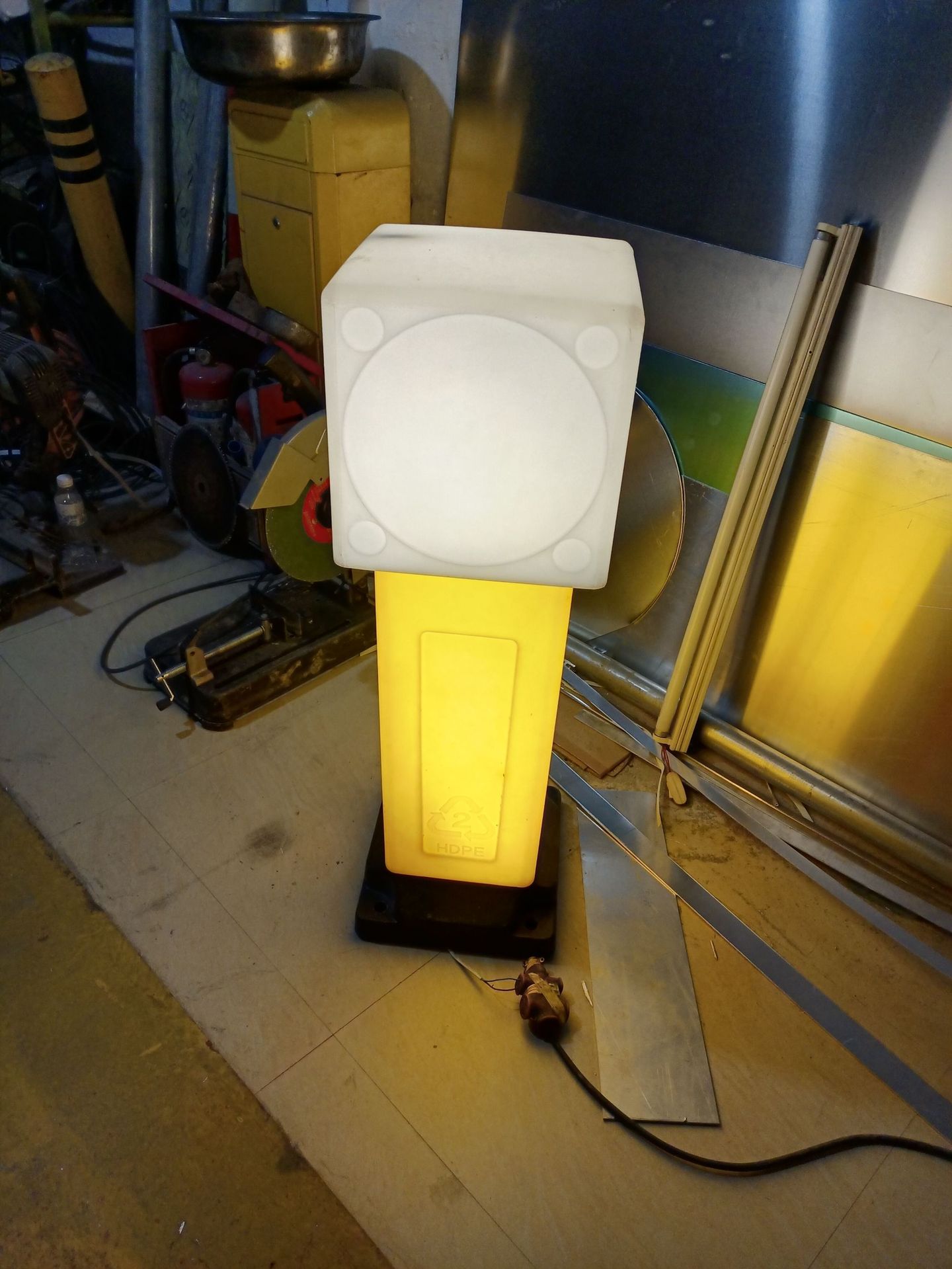 fdd-01安全岛分道灯箱-塑胶外壳