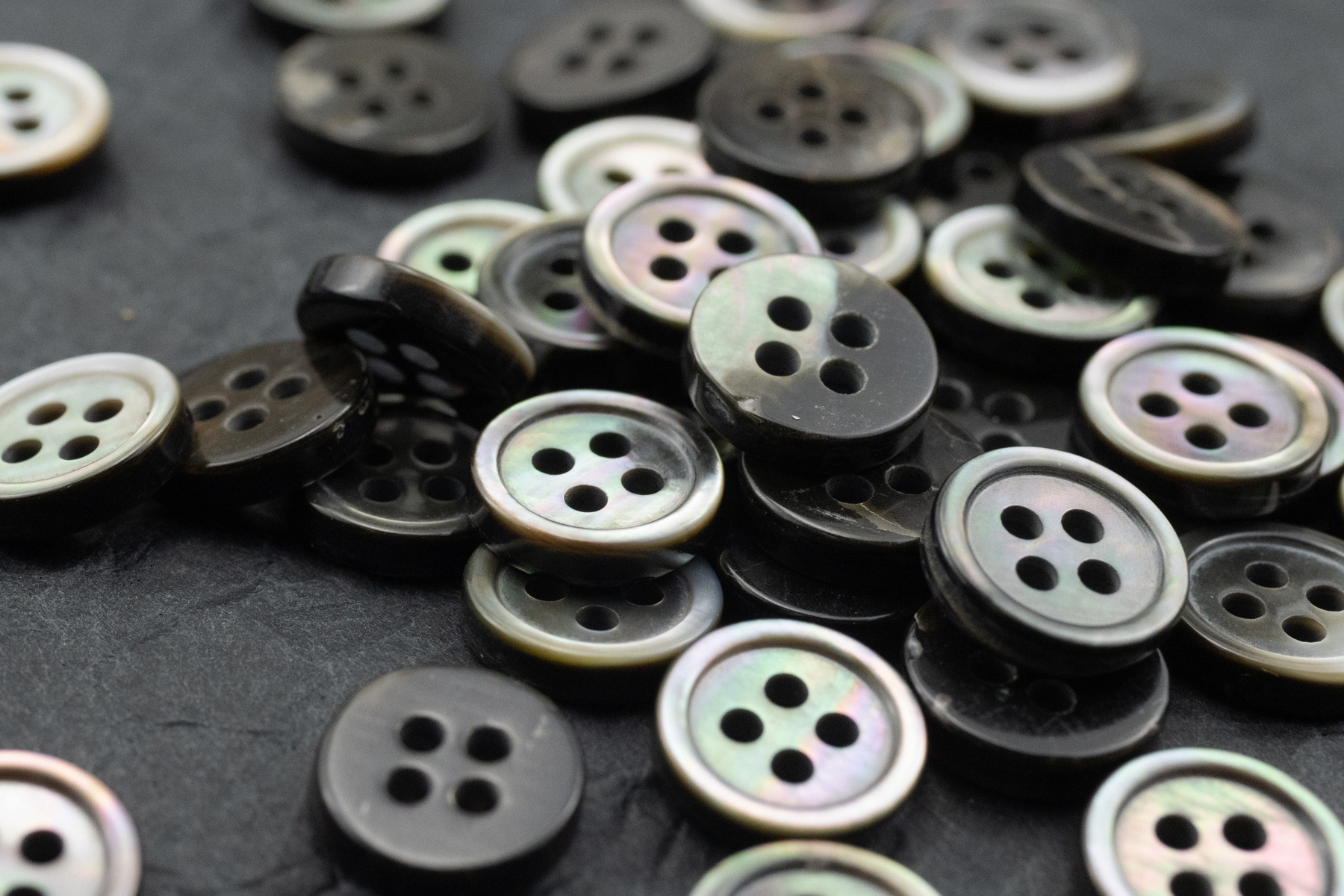 细边加厚黑蝶贝壳纽扣高定真丝polo衬衫开衫米黄色塔罗贝钮扣扣子