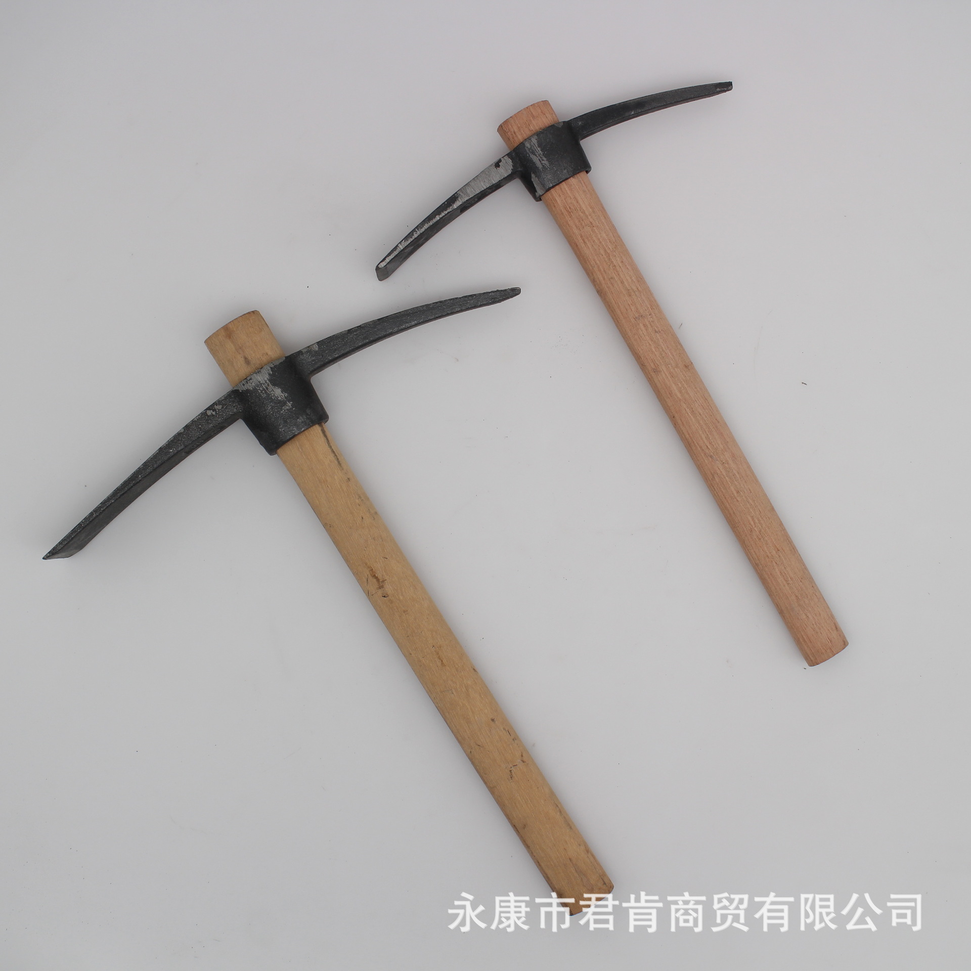 厂价批发木柄小洋镐绿军镐柴镐小羊镐号木柄镐头扁尖钢镐
