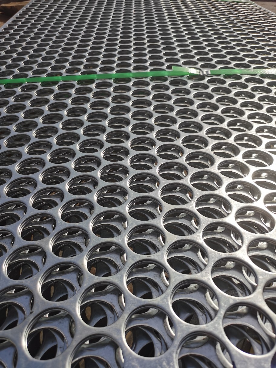 重型冲孔筛板5mm厚冲孔铁板白色烤漆展示圆孔板