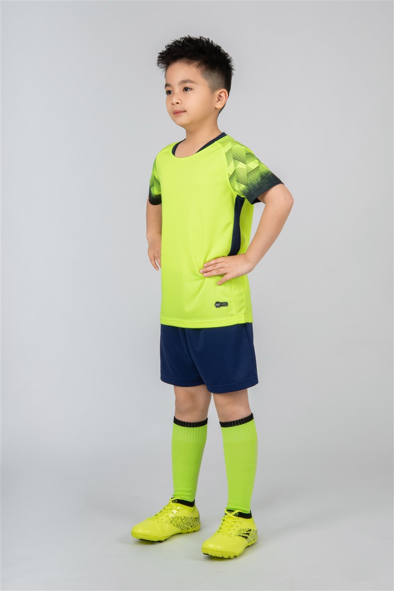 批发足球服套装男 儿童亲子短袖运动篮球服足球服装批发 球衣定制