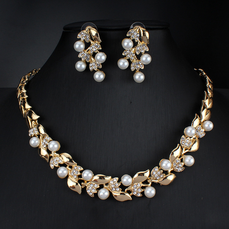 Hot Selling Bridal Banquet Formal Dress Jewelry Imitation Pearl Necklace Earrings Two-Piece Set in Stock Supply