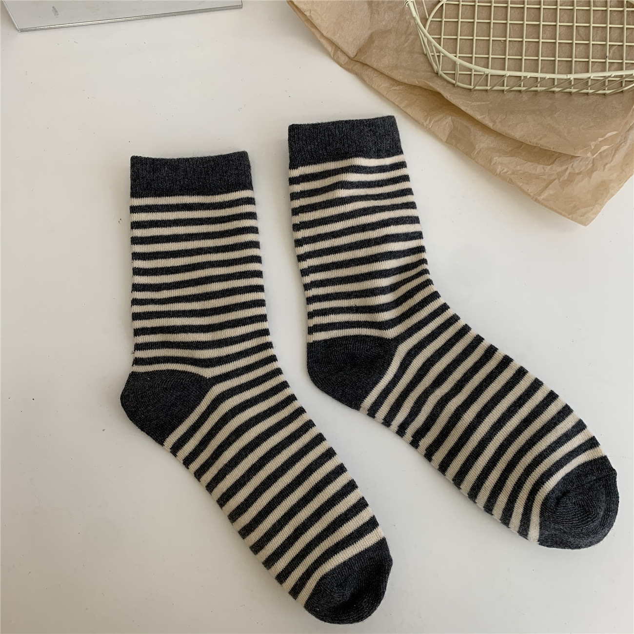 Ioulor2022 Coffee Color Striped Socks Women's Bunching Socks Ins Fashion Brand Japanese Style Mid-Calf Length Socks Spring Cotton Socks Wholesale