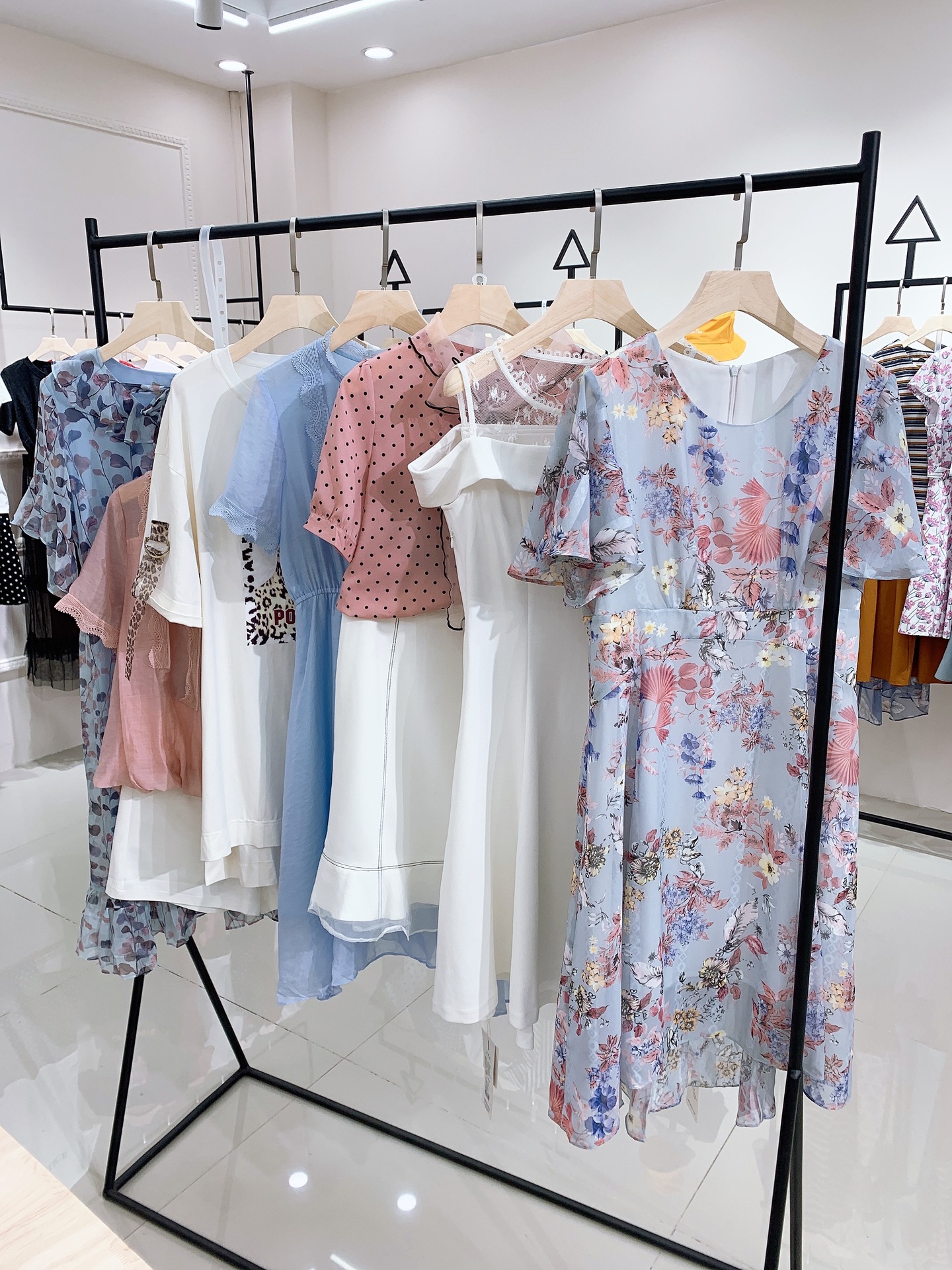 oonly20夏季水之恋品牌折扣女装走份批发杭州四季青实体店太苹鸟
