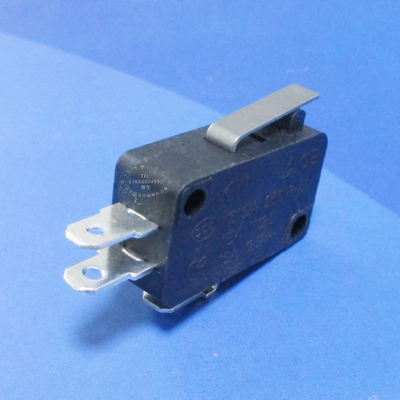 2816黑色胶壳行程开关短柄17mm灵敏开关48宽3脚微动开关kw71